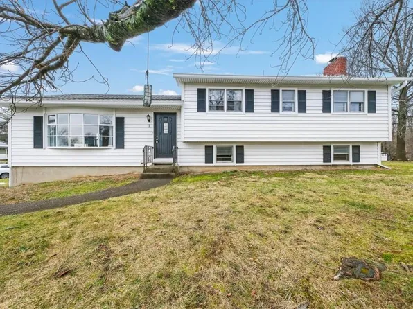 1 Saddle Place, Newburgh, NY 12550