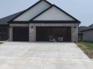711 Skylar St, Maumelle, AR 72113