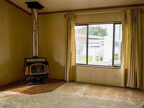 4th image of 277 NE Conifer Blvd Unit 145