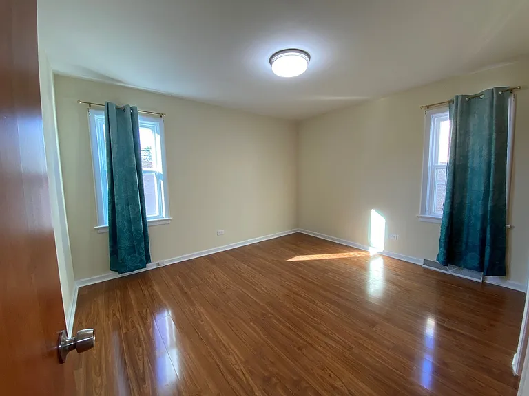 6078 N Troy St — Photo 12