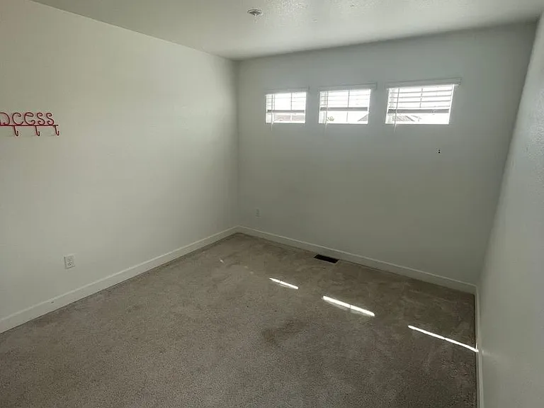 656 Netta Dr — Photo 24