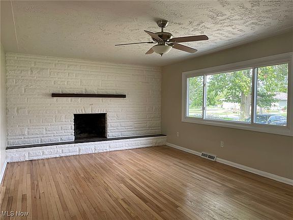 5th image of 956 Lakewood Beach Dr