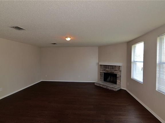 3rd image of 1220 Bumble Bee Dr