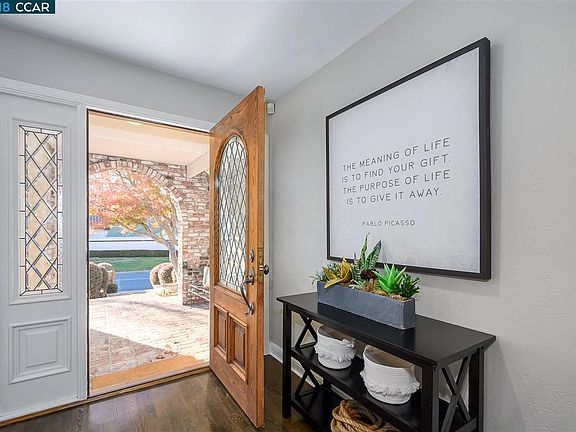 4th image of 2377 Saddleback Dr