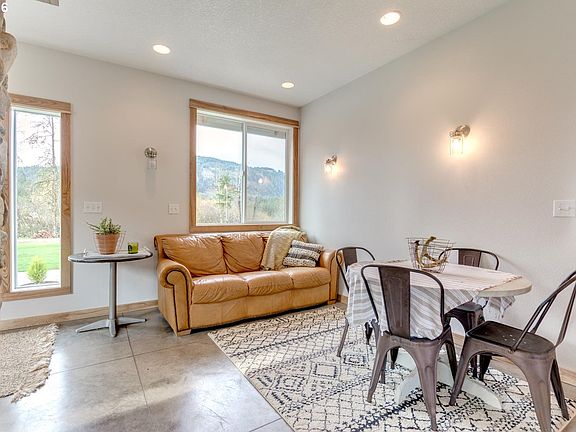 4th image of 30801 NE 271st St