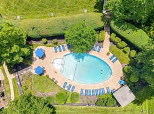 1411 Willow Brook Cv APT 10, Saint Louis, MO 63146
