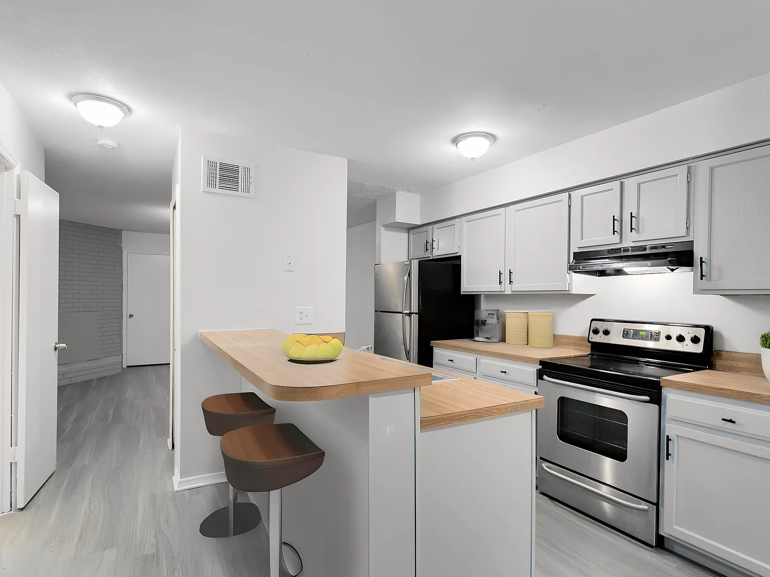 2 bed, 1.5 bath, 1120 sqft, $1,615 — Photo 2