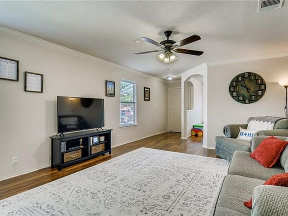 5th image of 602 Country Estates Dr