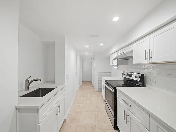 3rd image of 4246 E Tremont Ave #1
