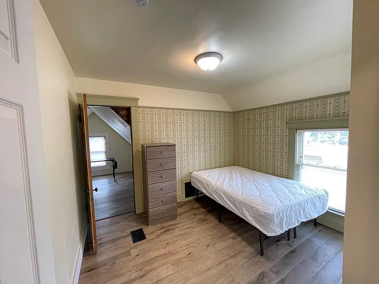 710 S Main St — Photo 14
