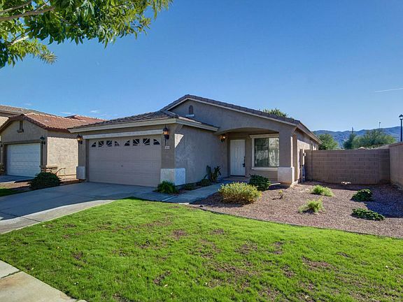 5th image of 1831 E Donner Dr