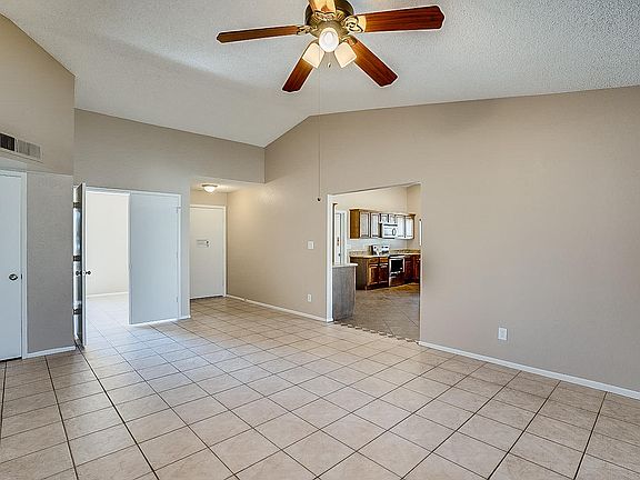 3rd image of 7238 W Medlock Dr