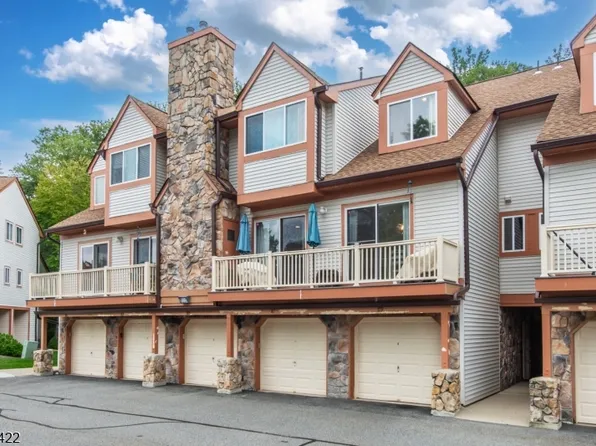 187 Woods Edge Dr, Roxbury Twp., NJ 07876