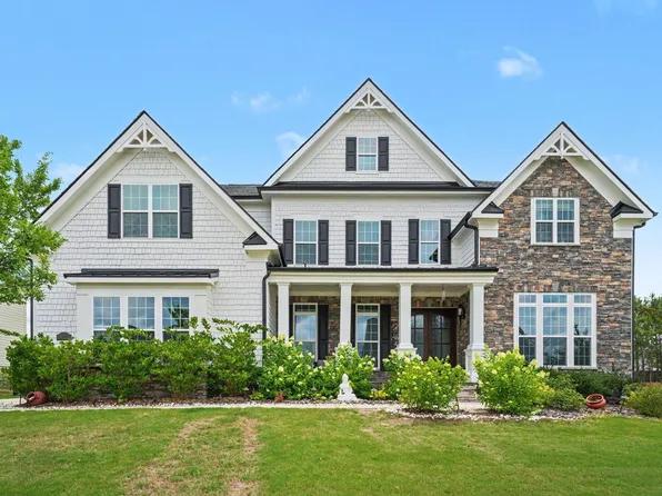 3723 Regent Pines Dr, New Hill, NC 27562