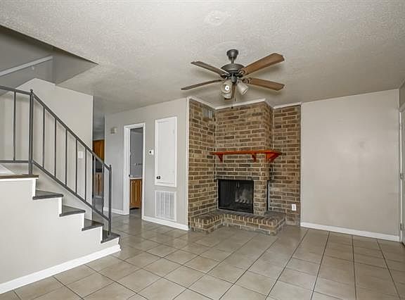 5th image of 19 Houmas Pl APT D
