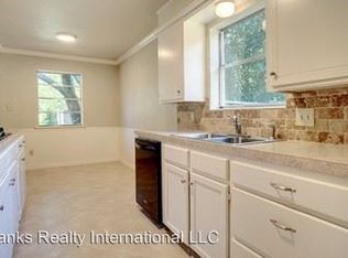8016 Cross Dr, North Richland Hills, TX 76182