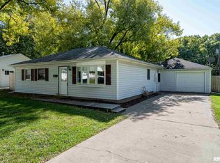 554 Oaklawn Ave, East Moline, IL 61244