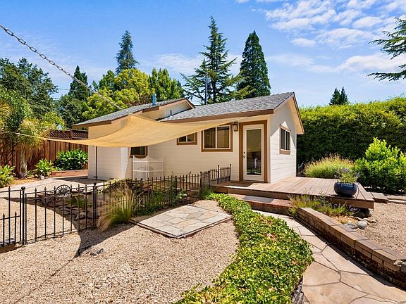 4th image of 8926 Oak Grove Avenue