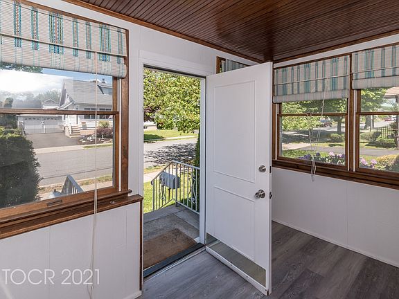 3rd image of 27 Albert Ave #1