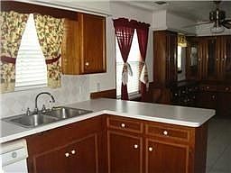 3rd image of 254 Empress Dr