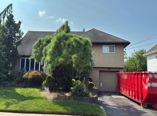 49 Murray Dr, Oceanside, NY 11572