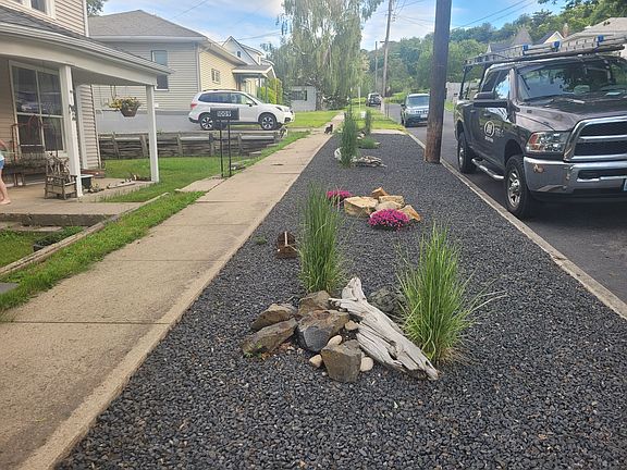 Xeriscaped boulevard