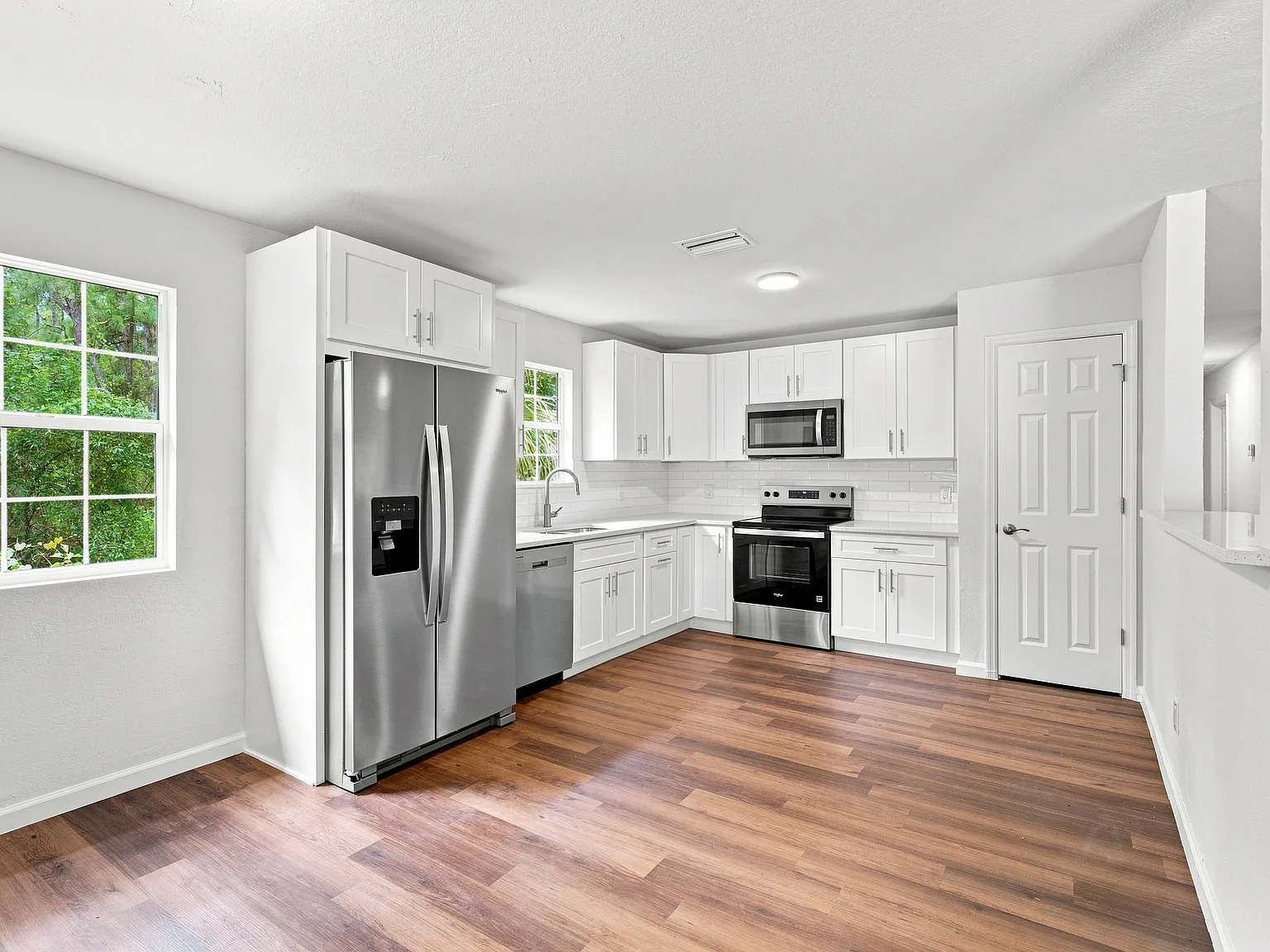 5 bed, 1890 sqft, $2,100 — Photo 3