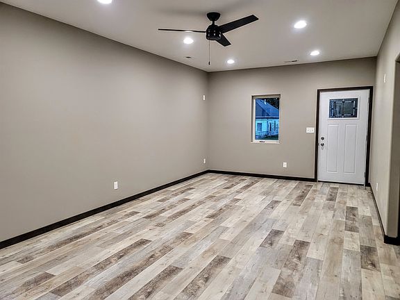 3rd image of 316 W Elm St