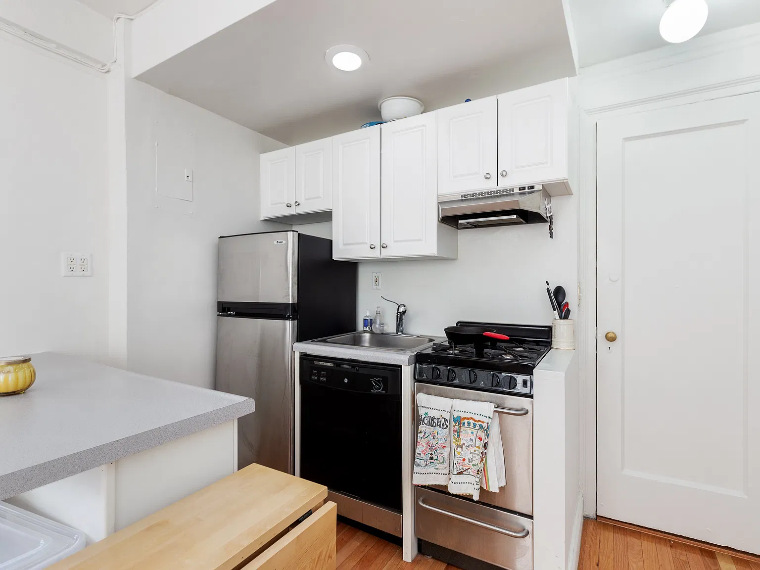 50 W 72nd St — Photo 2
