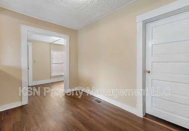 1921 Reynolds St — Photo 19