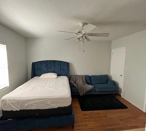 4th image of 428A NE 16th Ave