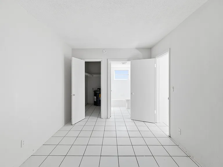 bedroom, walk in closet, bathroom