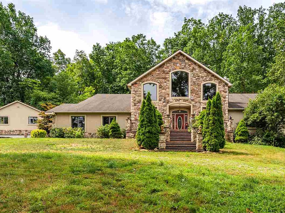 1st image of 84 Bear Crossing Ct