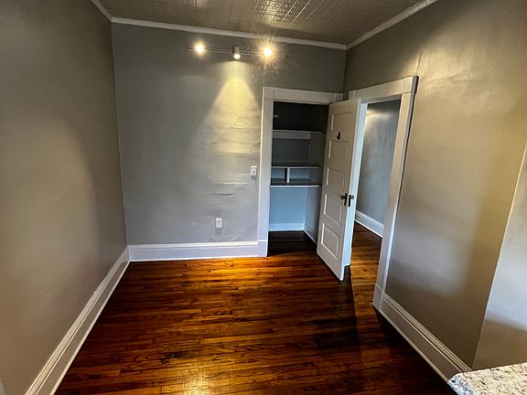 5th image of 309 1/2 Broadway