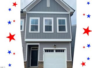 814 Oak Center Dr, Raleigh, NC 27610