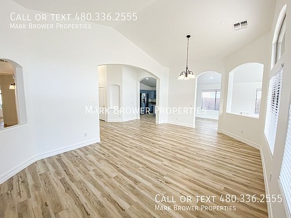 3rd image of 425 E Embassy Dr