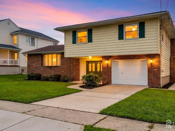 420 Oakland Ave, Bellmawr, NJ 08031