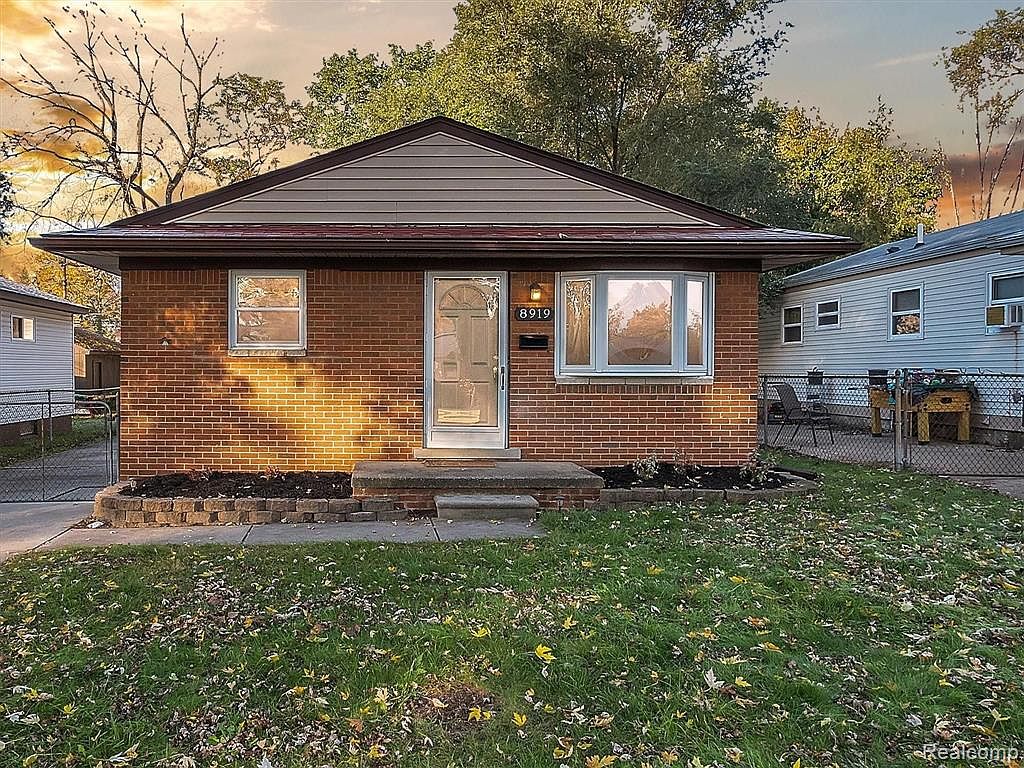 8919 Beatrice St Livonia MI 48150 Zillow