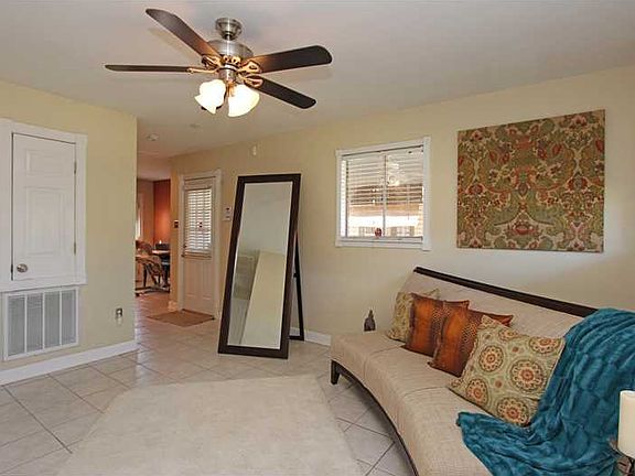 5th image of 5137 Warwick Dr