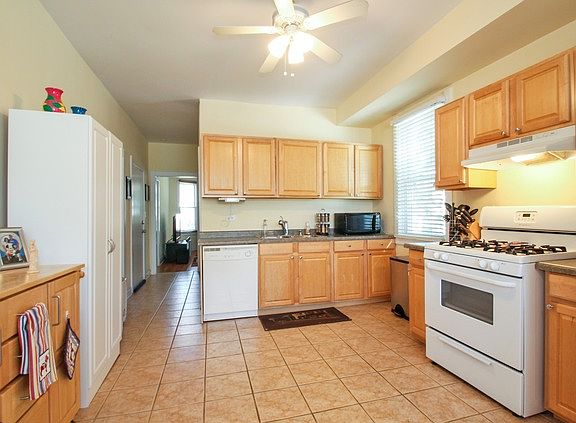 4th image of 3400 N Kolmar Ave