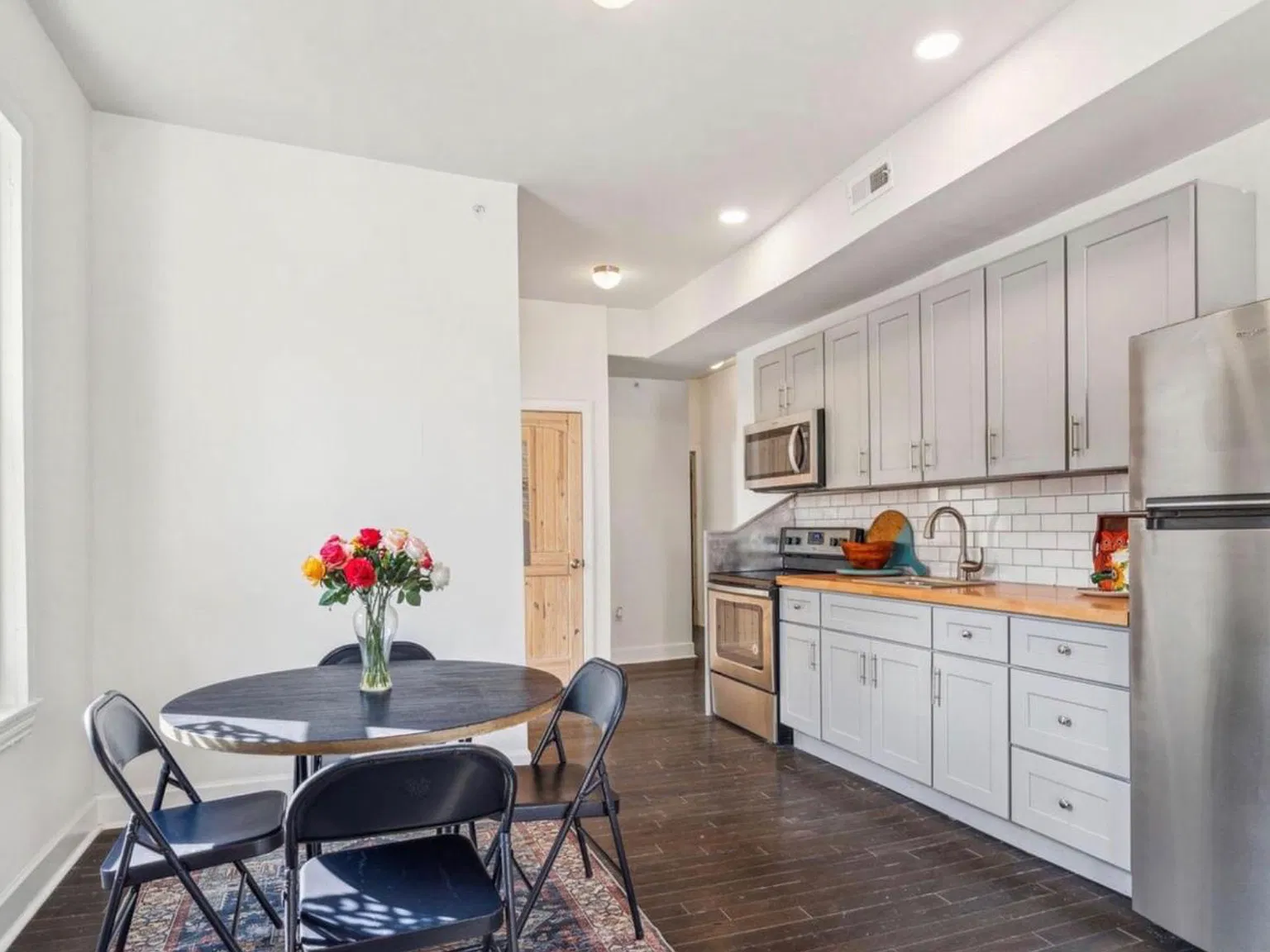 2 bed, 922 sqft, $1,500 — Photo 4