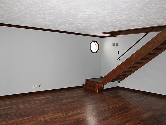 4th image of 2307 S Homer St