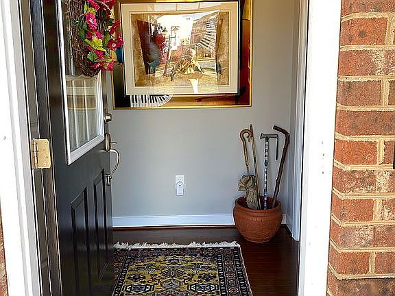 3rd image of 4223 Greenview