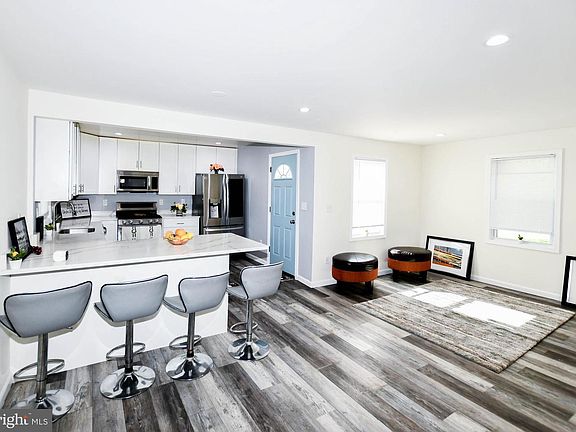 5th image of 620 8th St