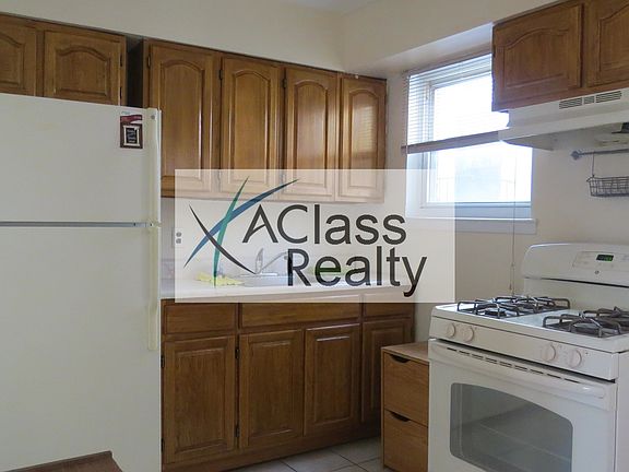 3rd image of 2427 36th St #2V