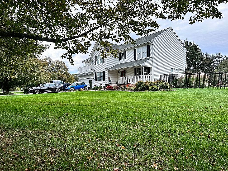 1st image of 110 Saddle Dr