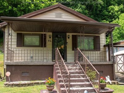 196 Morris Dr, Montgomery, WV, 25136