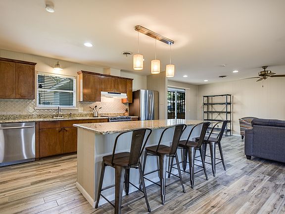 5th image of 412 Northvalley Dr