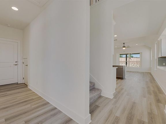 3rd image of 465 Biscayne Bay Bnd