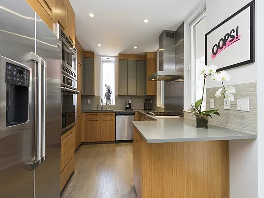 Sold by Sotheby's International Realty | media 20